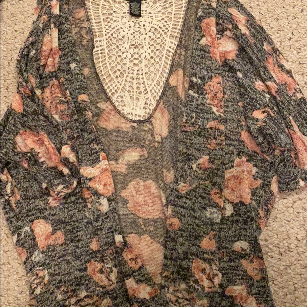 Elbow-length sleeve cardigan